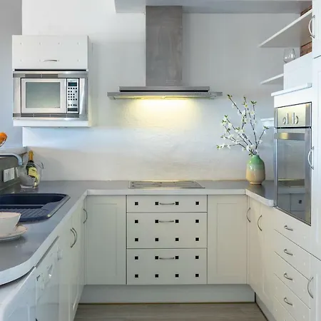 Mediterranean Hideaway Apartment