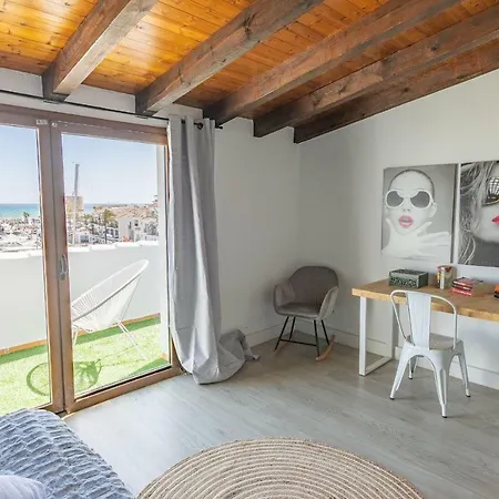Mediterranean Hideaway Apartment *